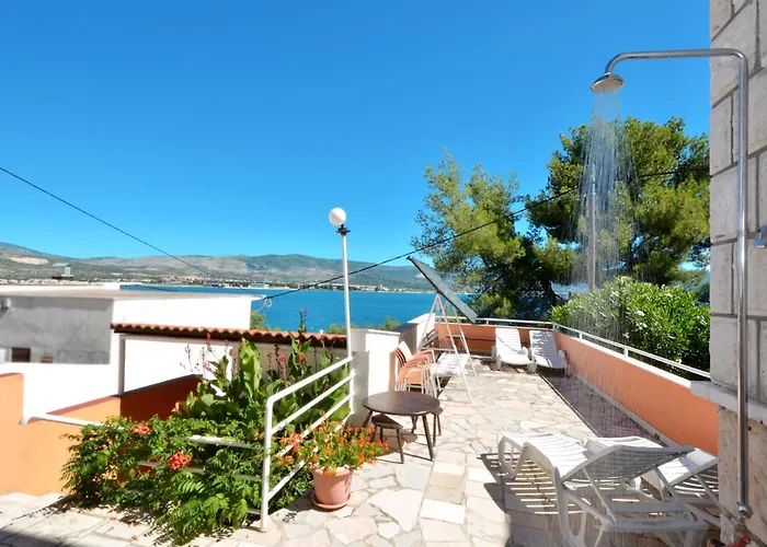 Apartment Arbanija 8651d Trogir