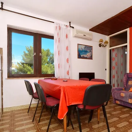 Apartman Arbanija 8651d Trogir